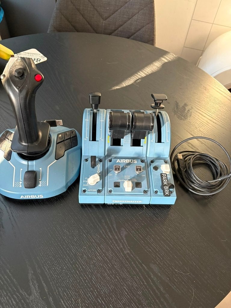 Thrustmaster TCA Officer Pack Airbus. joytick & Throttle, Computers en Software, Joysticks, Zo goed als nieuw, Ophalen of Verzenden
