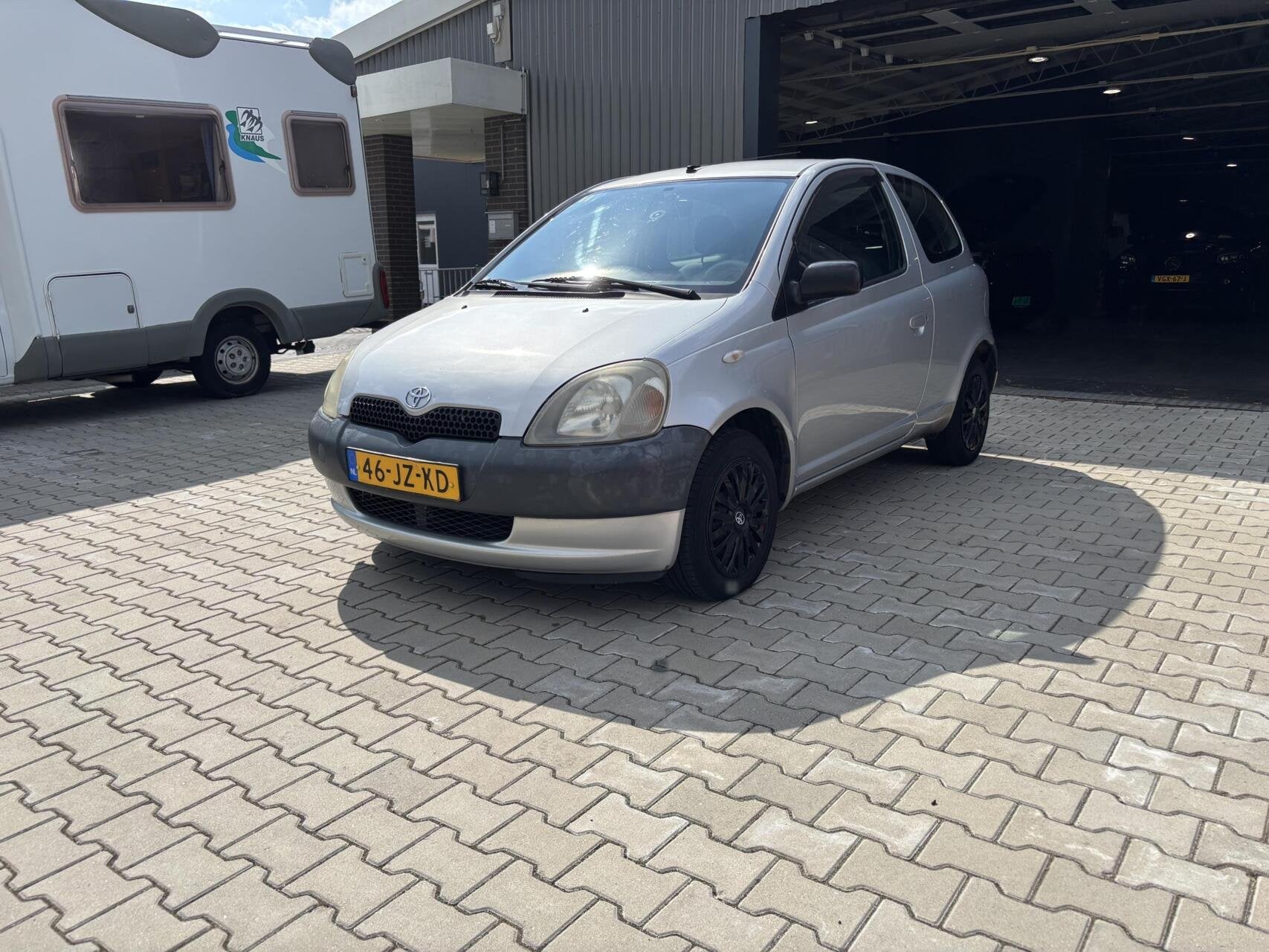Toyota Yaris 1.0-16V VVT-i, Auto's, Toyota, Voorwielaandrijving, Gebruikt, 4 cilinders, 400 kg