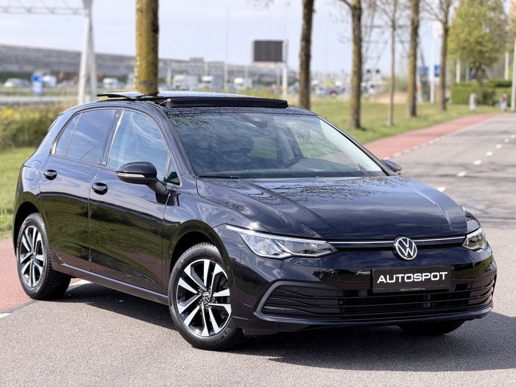 Volkswagen Golf 1.5 eTSI 150pk Pano Navi ACC Sfeerverlichtin, 4 cilinders, 150 pk, Zwart, Origineel Nederlands