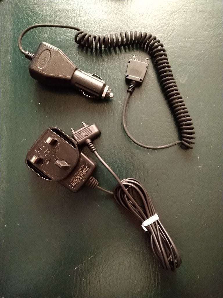 Opladers Sony K610i, K750i, W300i, W900i, U.K.-versie & auto, Sony Ericsson, Sony, Ophalen of Verzenden, Zo goed als nieuw