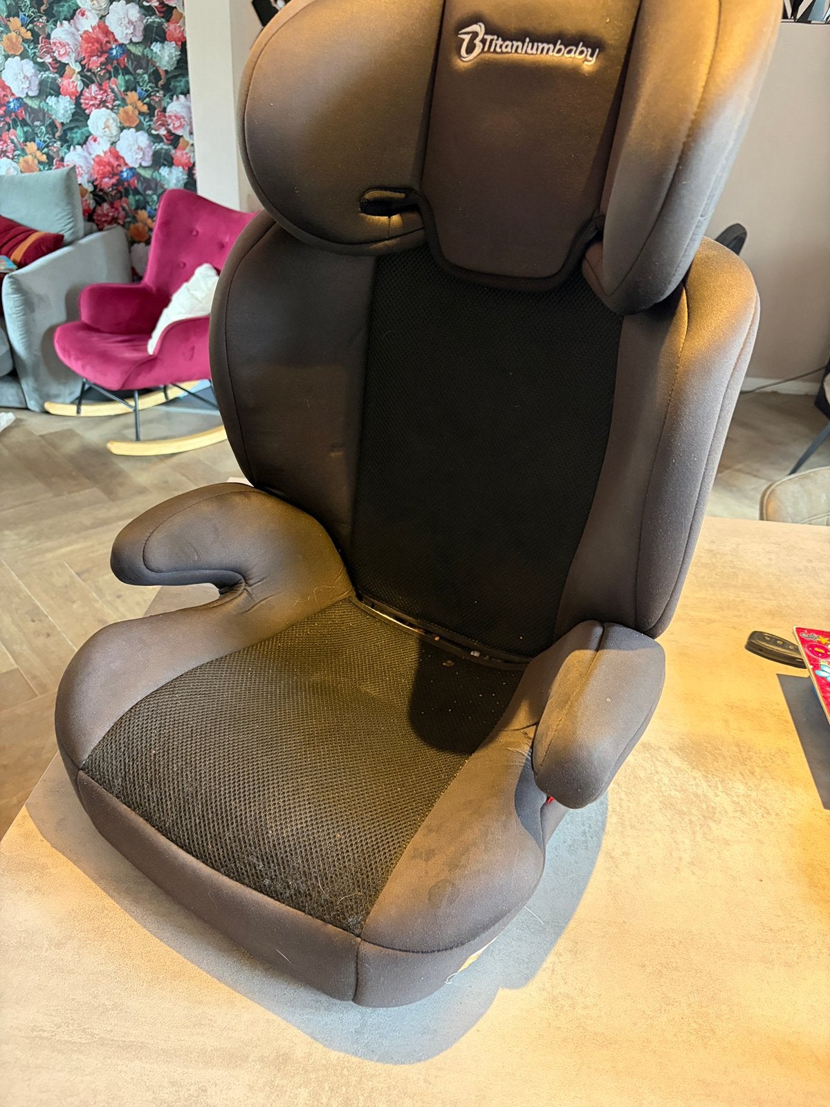 Titaniumbaby autostoel - Gebruikt, 15 t/m 36 kg, Zijbescherming, Ophalen, Overige merken