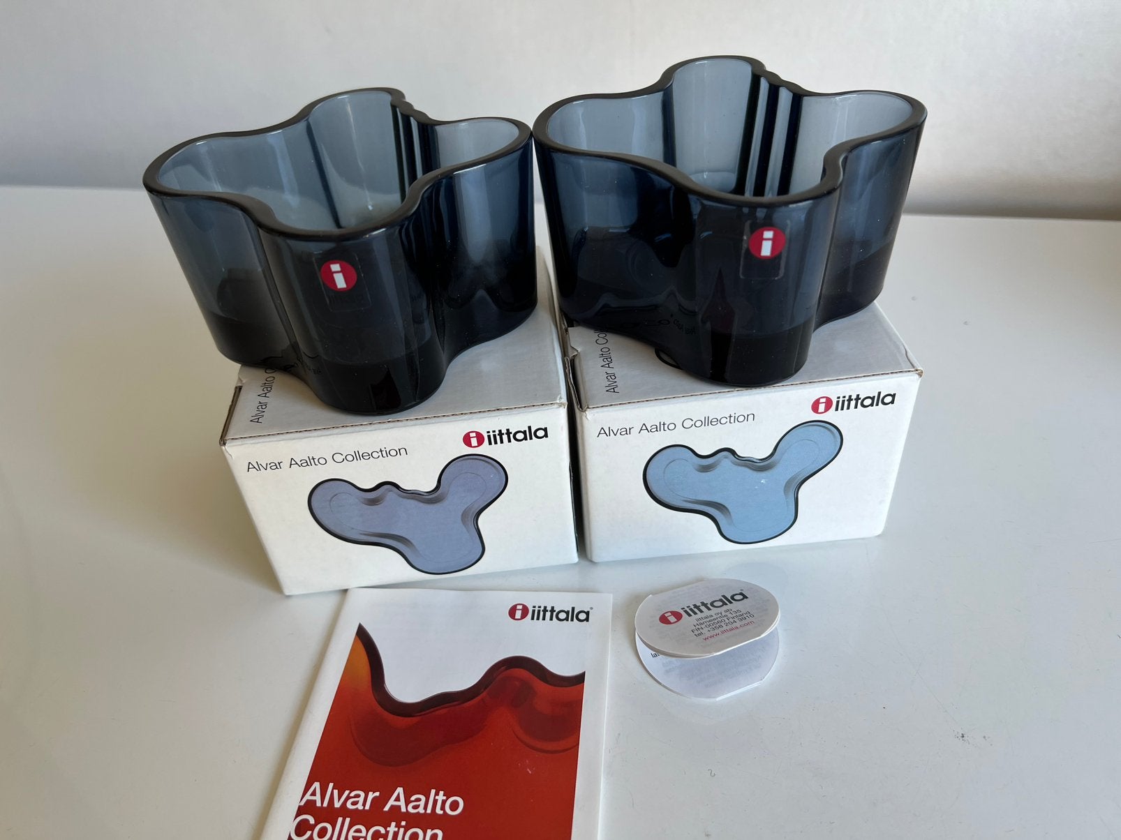 2 Nieuw Iittala Alvar Aalto Schaal ‘Votive’ Blueberry Bosbes, Waxinelichthouder, Nieuw, Ophalen of Verzenden, Glas