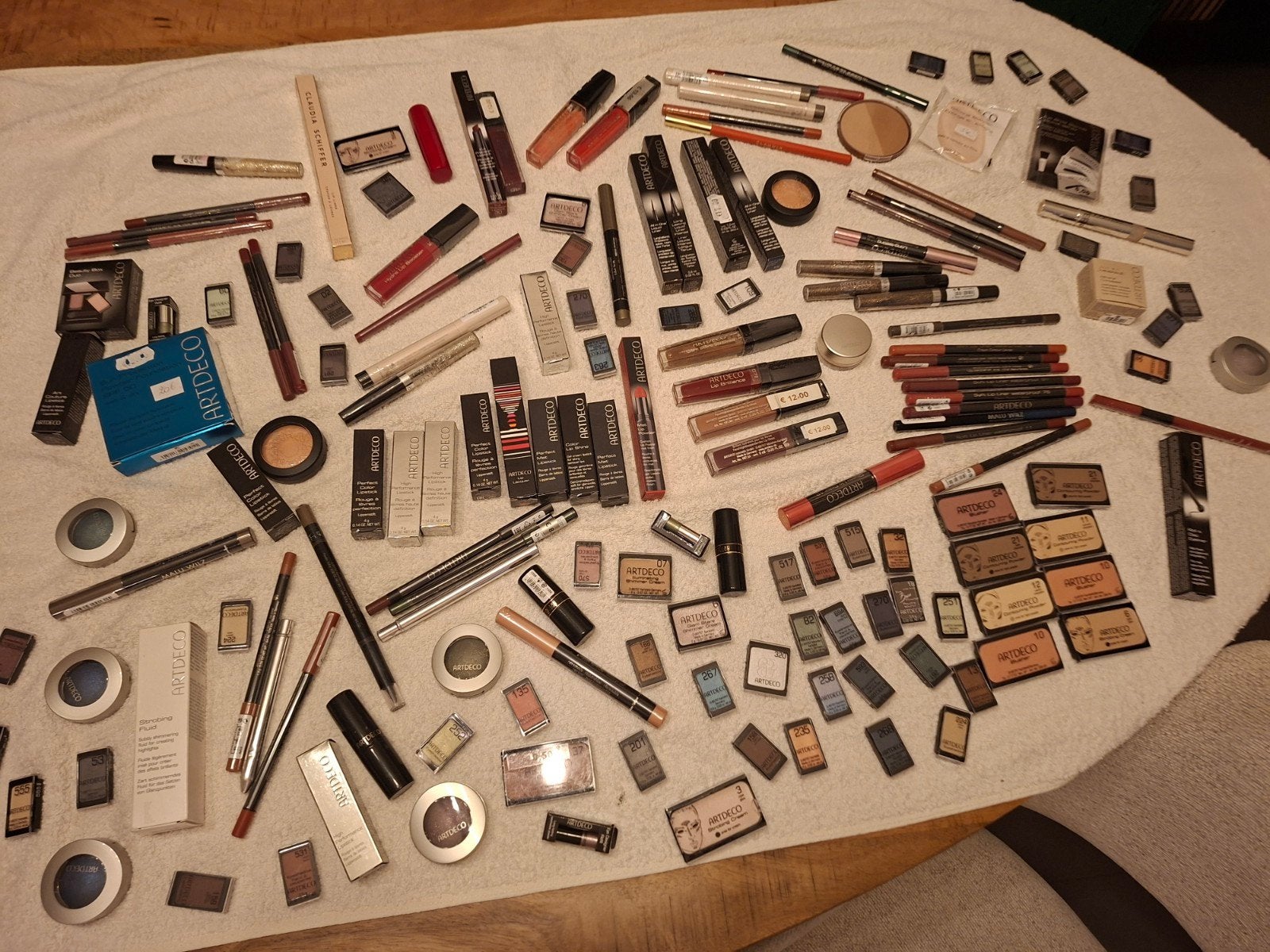 IMMENSE verzameling  van NIEUWE  prof. Make up ARTDECO, Ophalen of Verzenden, Nieuw, Overige kleuren, Gehele gezicht