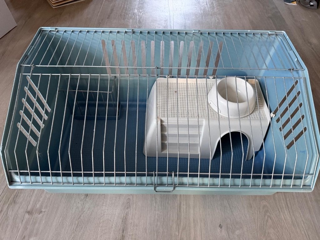 Knaagdier binnen verblijf met hooiruif en plateau, Kooi, Gebruikt, 75 tot 110 cm, Cavia