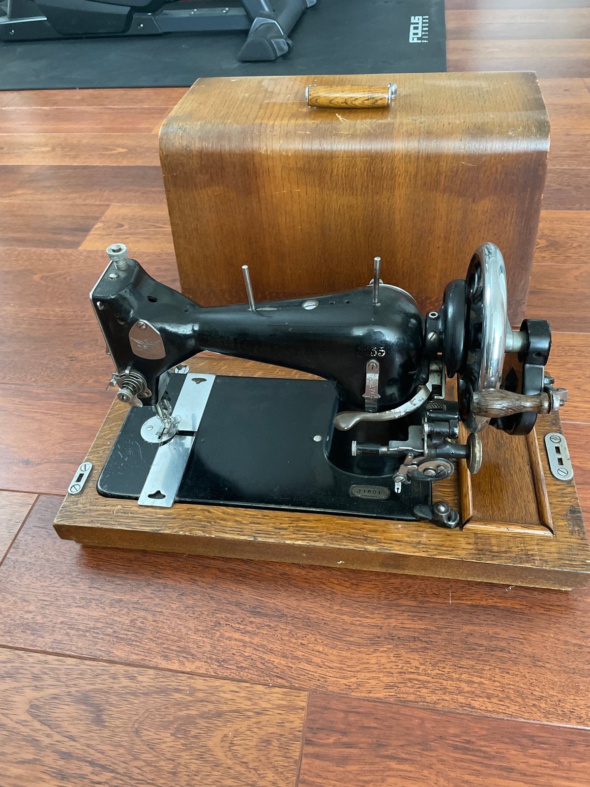 Antieke Jones Naaimachine met Houten Koffer - Jaren '20/'30, Antiek en Kunst, Ophalen of Verzenden