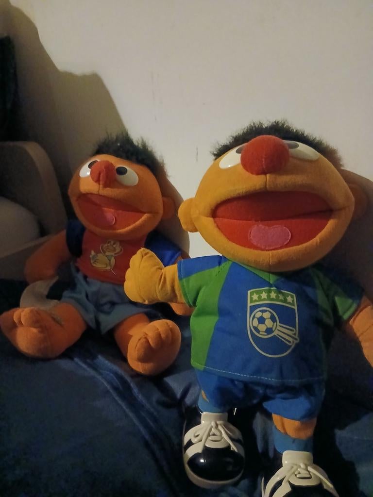 Ernie knuffels Sesamstraat, twee stuks, Ophalen of Verzenden, Overige typen