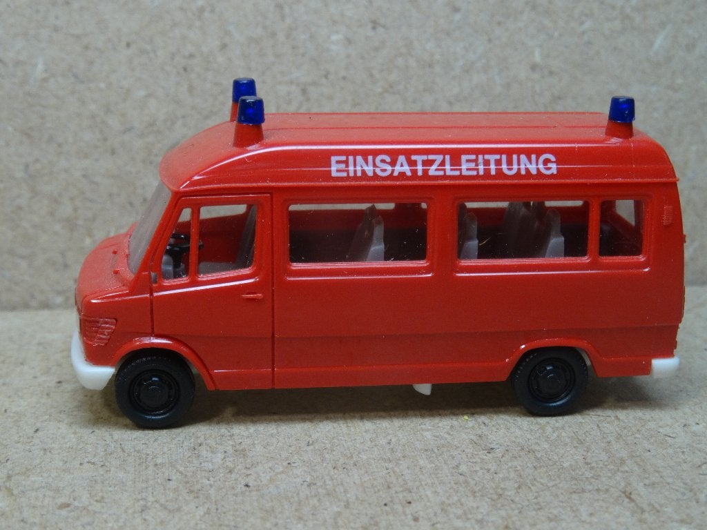 HERPA 1/87, MERCEDES 207-D, FW Commandowagen, Zie Foto`s, Ophalen of Verzenden, Zo goed als nieuw, Bus of Vrachtwagen, Herpa