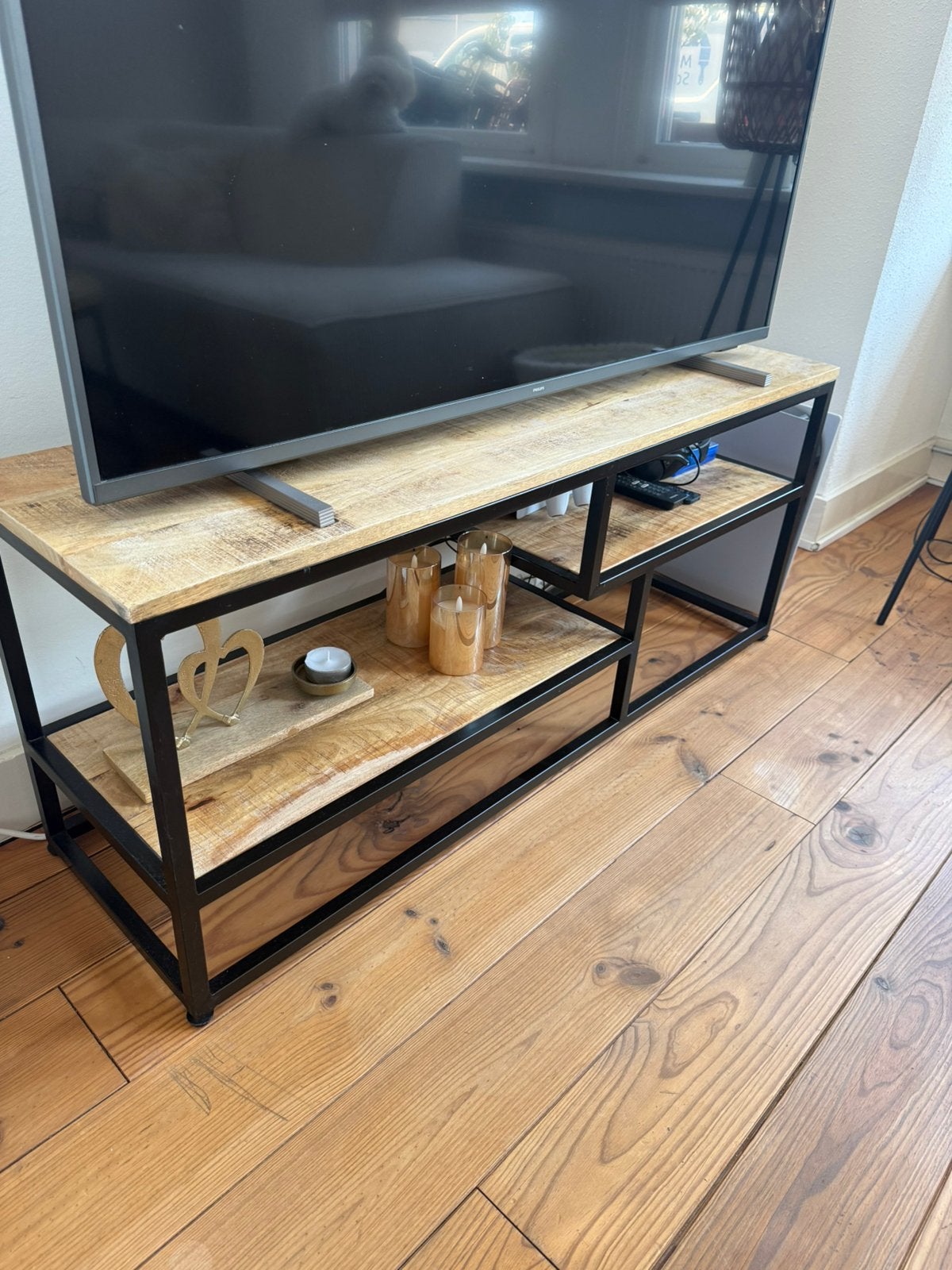 TV-dressoir Kyan Leenbakker, Ophalen, 150 tot 200 cm, Zo goed als nieuw, Minder dan 100 cm