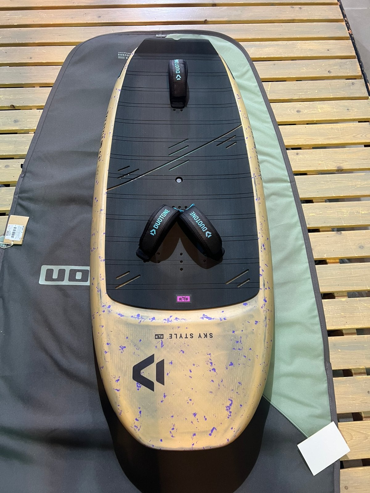 Duotone Sky style SLS 2026 55L, Ophalen, Gebruikt, Wingsurf-board