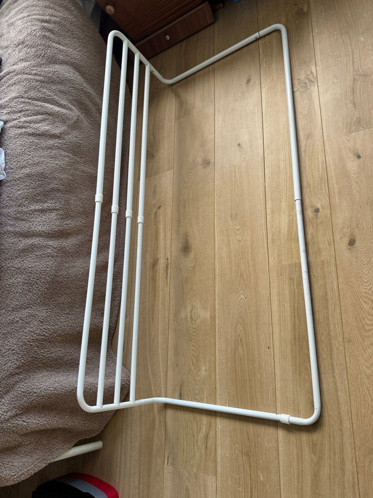 Wit metalen verstelbaar bedhek., Kinderen en Baby's, Kinderkamer | Bedden, Ophalen, Gebruikt, 180 cm of meer, Lattenbodem