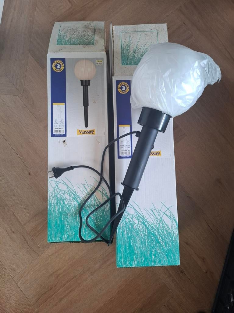 2x Massive Buitenlamp voor de tuin - Nieuw in doos, Kunststof, Minder dan 50 watt, Staande lamp, Nieuw