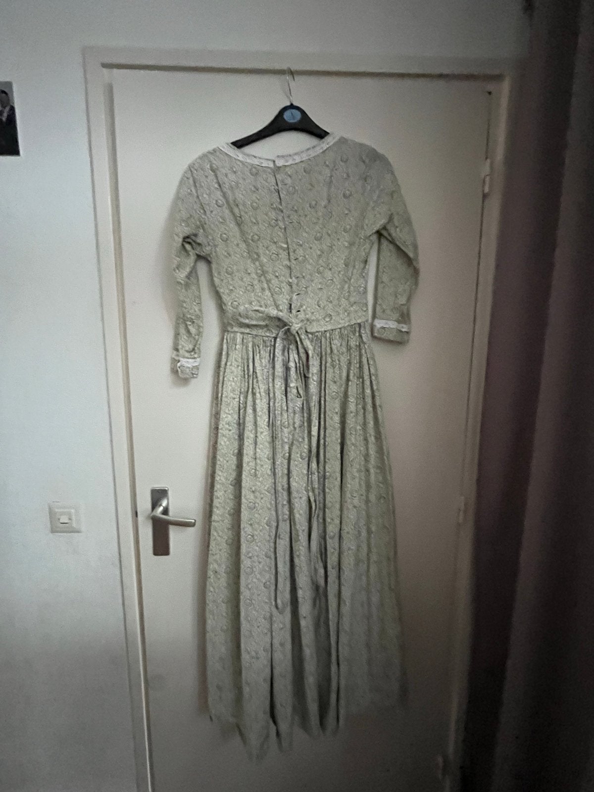 Mooie groene western jurk met rozenpatroon - Maat S/M, Kleding | Dames, Jurken, Ophalen, Maat 36 (S), Gedragen, Boven de knie