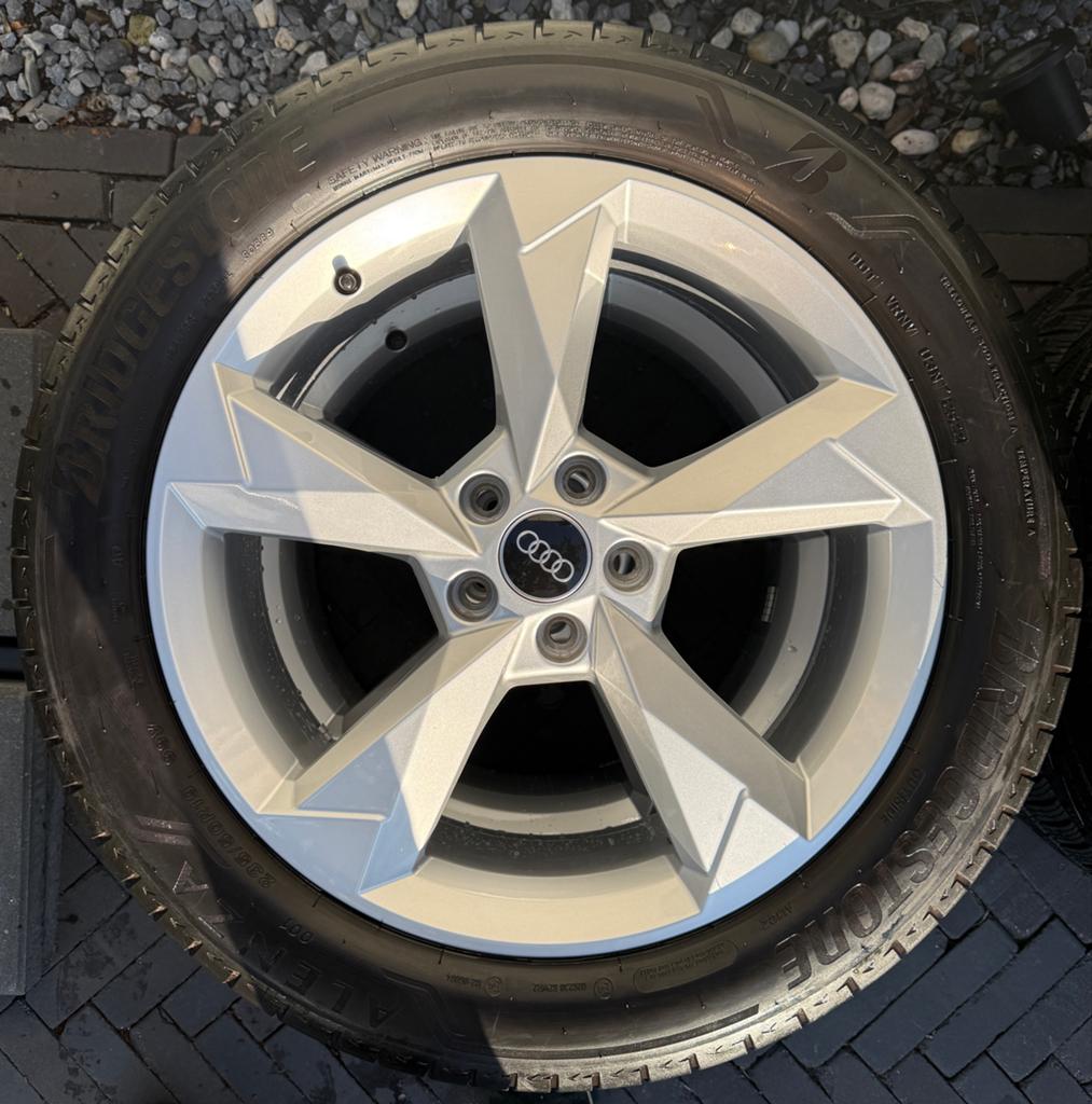Originele Audi 19 inch velgen met Bridgestone banden, Auto-onderdelen, Banden en Velgen, Gebruikt, Banden en Velgen, 235 mm, Personenwagen