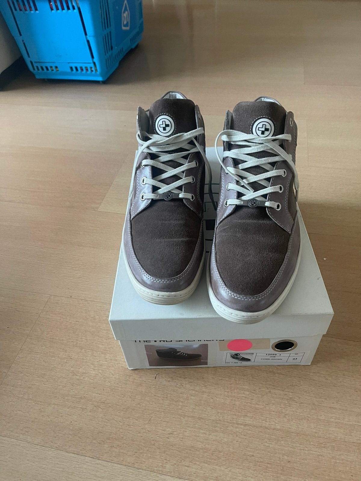 Mooie sneakers taupe 43, Overige kleuren, Ophalen of Verzenden, Sneakers of Gympen, Zo goed als nieuw