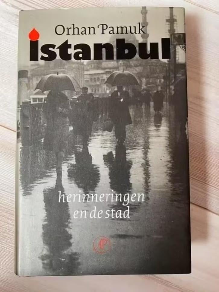Orhan Pamuk - Istanbul .Herinneringen en de stad, Orhan Pamuk, Ophalen of Verzenden, Zo goed als nieuw, Nederland