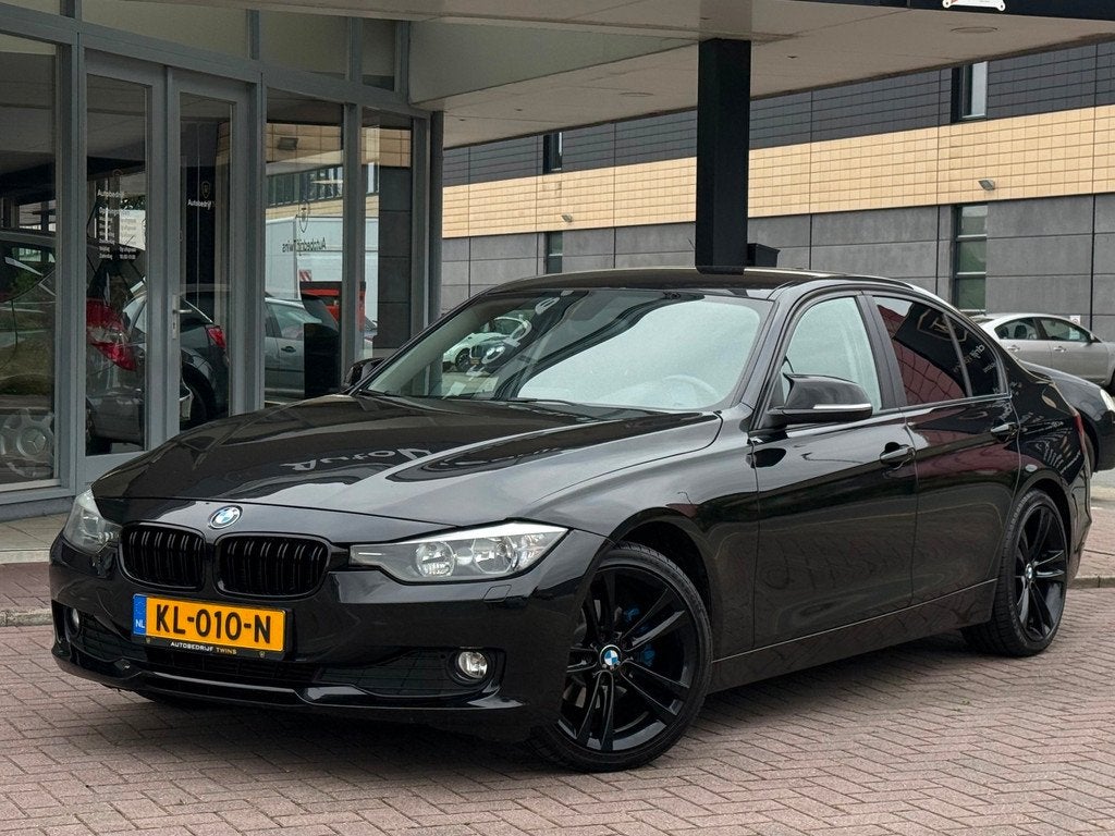 BMW 3-serie BMW 320d EfficientDynamics Edition High ex 18inc, Automaat, Achterwielaandrijving, Zwart, 4 cilinders