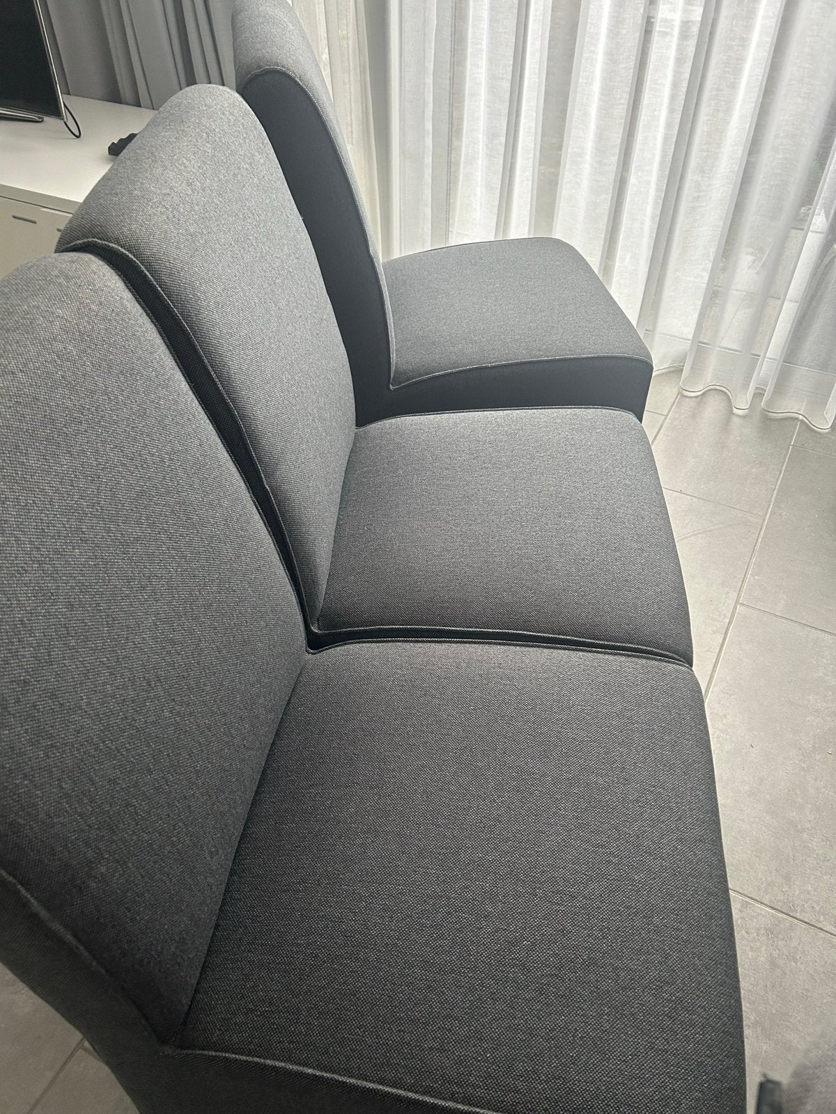 Set van 3 donkergrijze eetkamerstoelen op wieltjes, Huis en Inrichting, Stoelen, Drie, Ophalen of Verzenden, Zo goed als nieuw