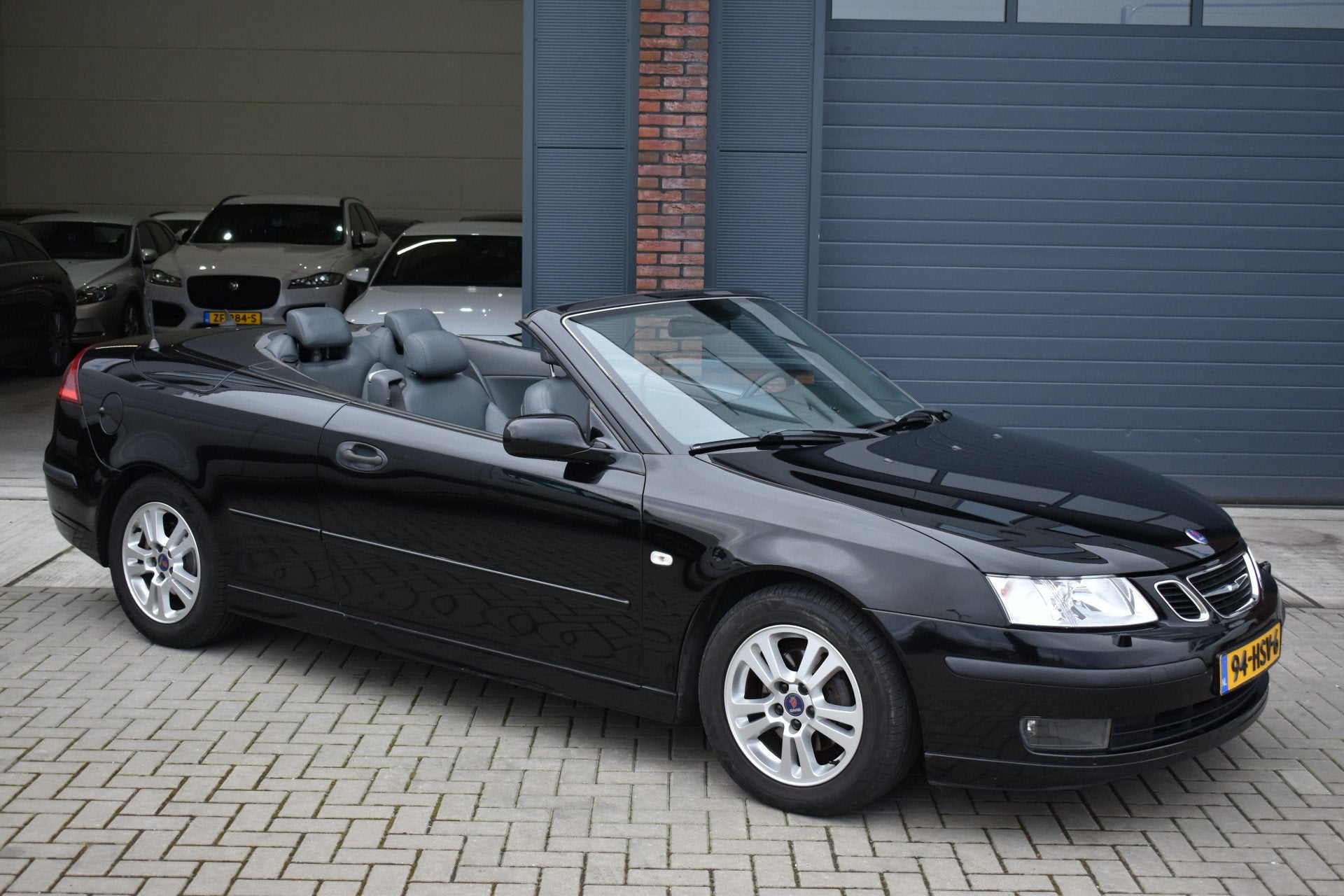 Saab 9-3 Cabrio 2.0t Vector (bj 2004, automaat), 1998 cc, Gebruikt, 4 cilinders, Cabriolet