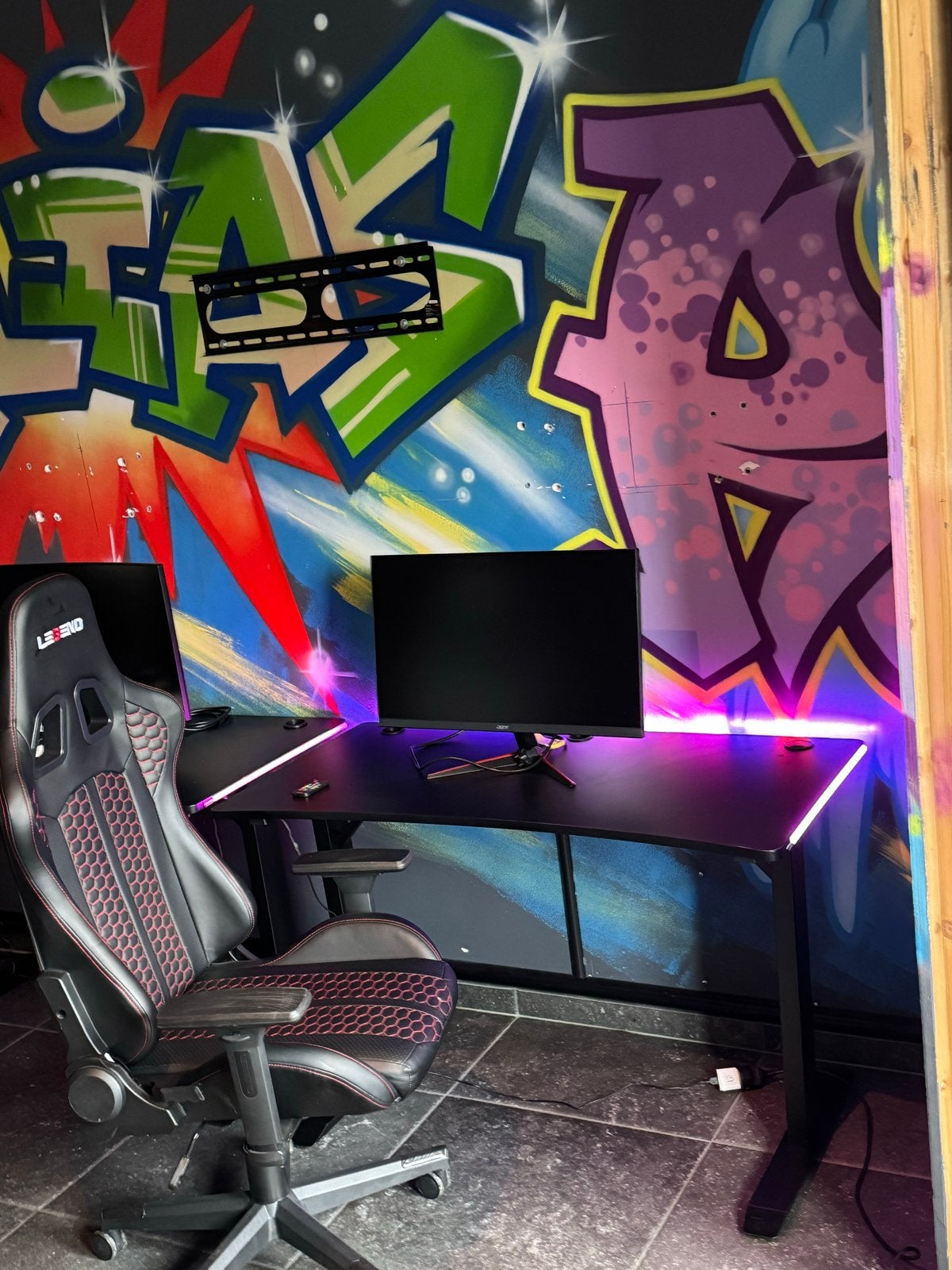 Complete Gaming Set: Led Bureau met Gamestoel (Rood/Groen, Ophalen, Gebruikt, Overige merken, Gamingbureau