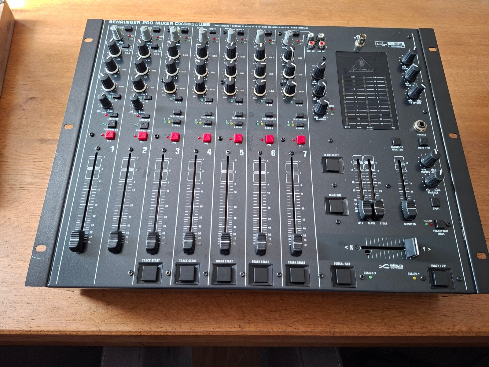Behringer DX 2000 Mengtafel In Perfecte En Mooie Staat., Ophalen of Verzenden, Zo goed als nieuw, 5 tot 10 kanalen, Microfooningang