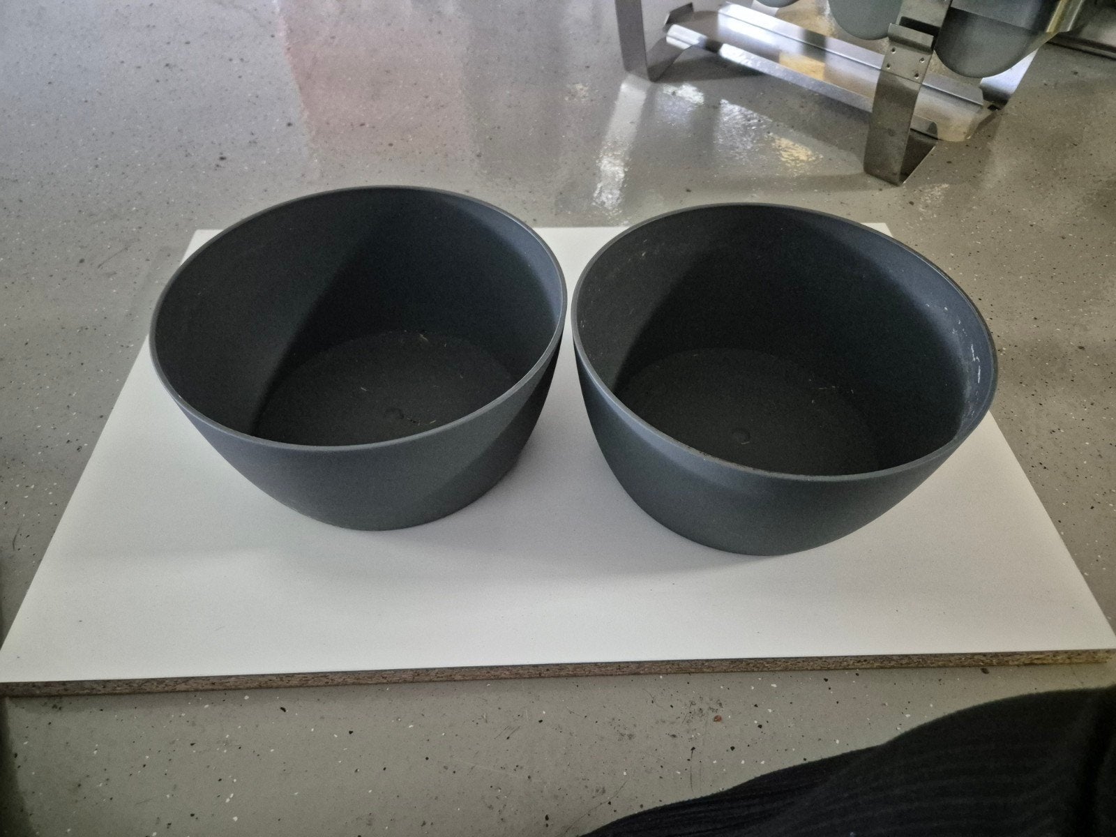 Elho Brussels Bowl bloempotten - 2 stuks, 25 tot 40 cm, Kunststof, Gebruikt, Rond