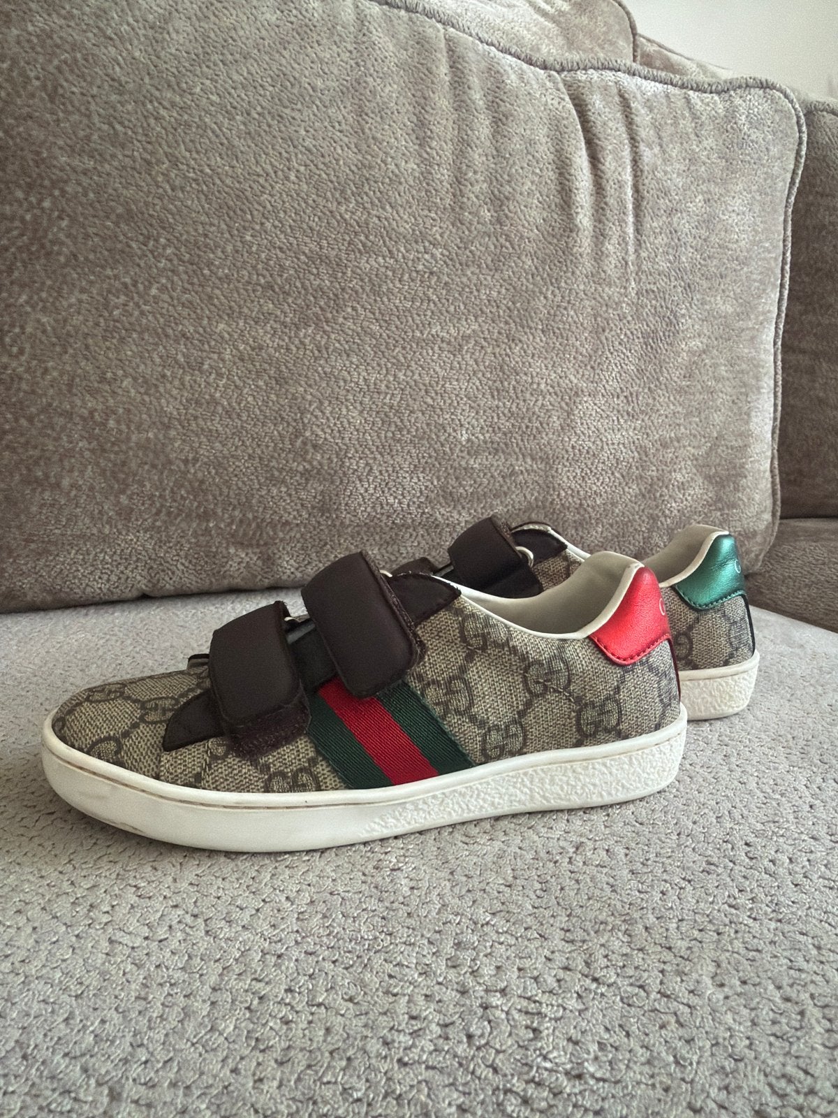 Gucci kinderschoenen met klittenband originel maat 29, Kinderen en Baby's, Kinderkleding | Schoenen en Sokken, Ophalen of Verzenden