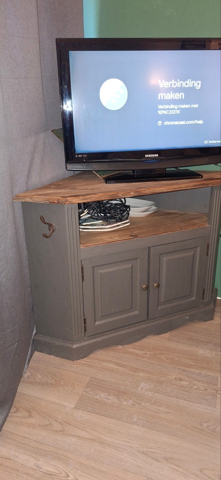 Mooie oude tv hoekkast - snel ophalen!, Gebruikt, Minder dan 100 cm, Landelijke stijl, 25 tot 50 cm