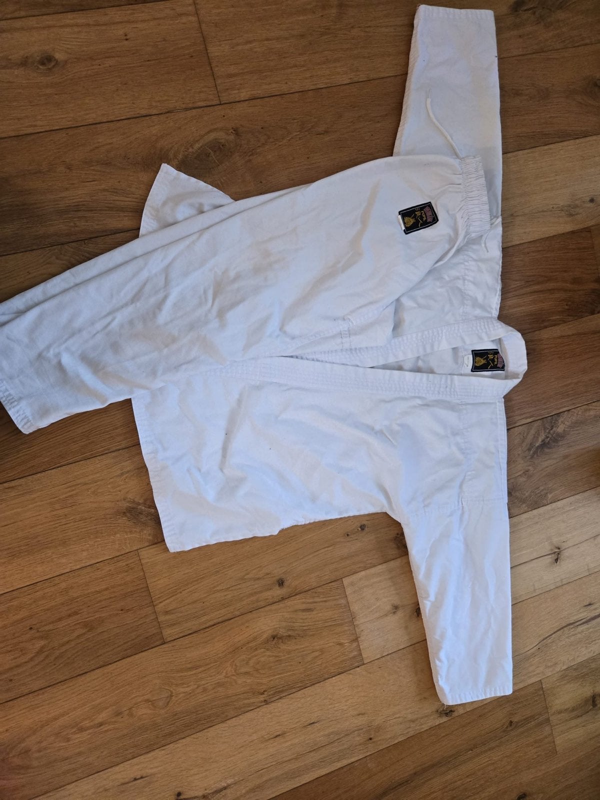 Twee karate of judopakken voor kinderen (130 cm/maat 130 cm), Gebruikt, Maat XS of kleiner, Judo, Vechtsportpak
