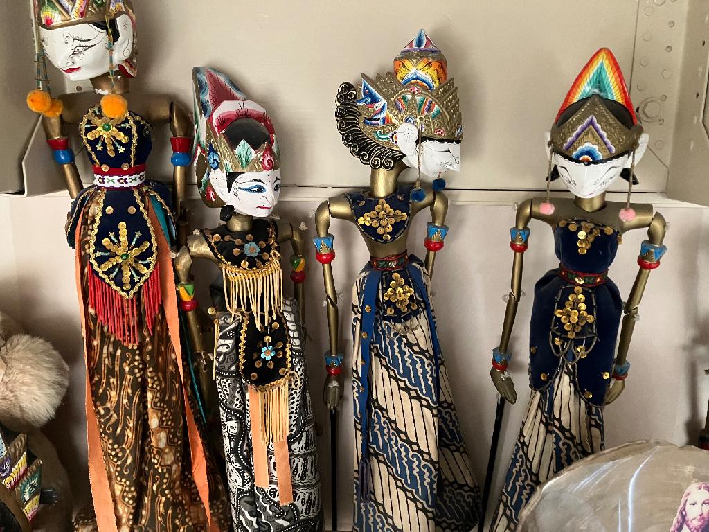 Prachtige collectie 7 Wajang Golek poppen (Java, Indonesië), Ophalen