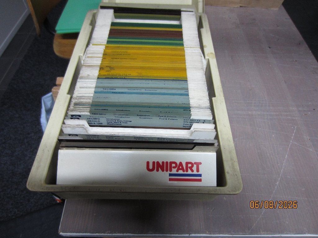 Unipart fiche,s  engelse auto,s, Boeken, Auto's | Boeken, Ophalen of Verzenden, Gelezen, Overige merken