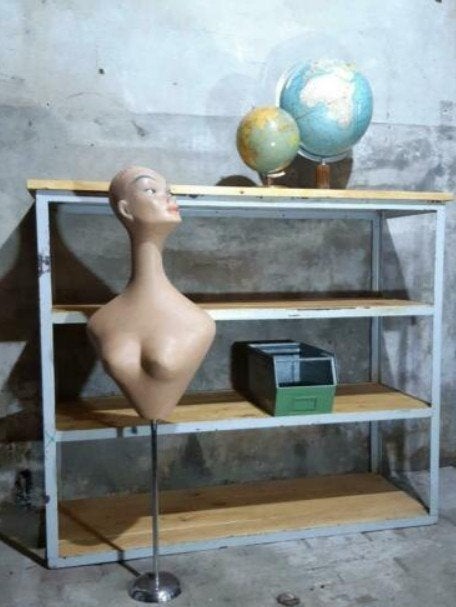 Oud vintage industrieel metalen wandrek rek stelling sale, Ophalen of Verzenden
