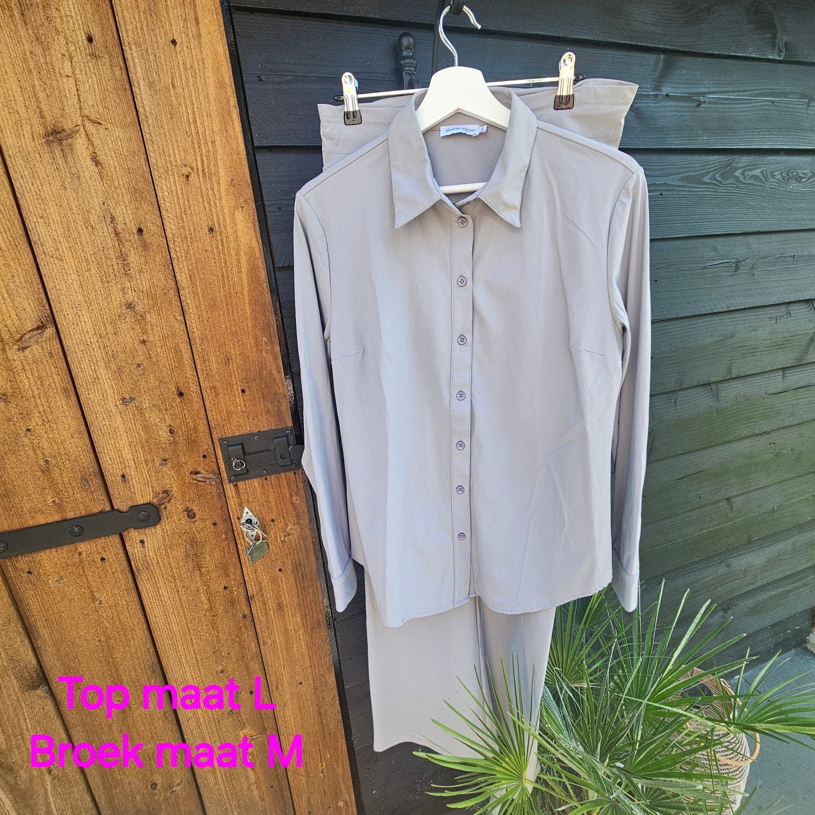 Nicolette Kluijver grijze broek en blouse set, Maat 38/40 (M), Ophalen of Verzenden, Onbekend, Zo goed als nieuw