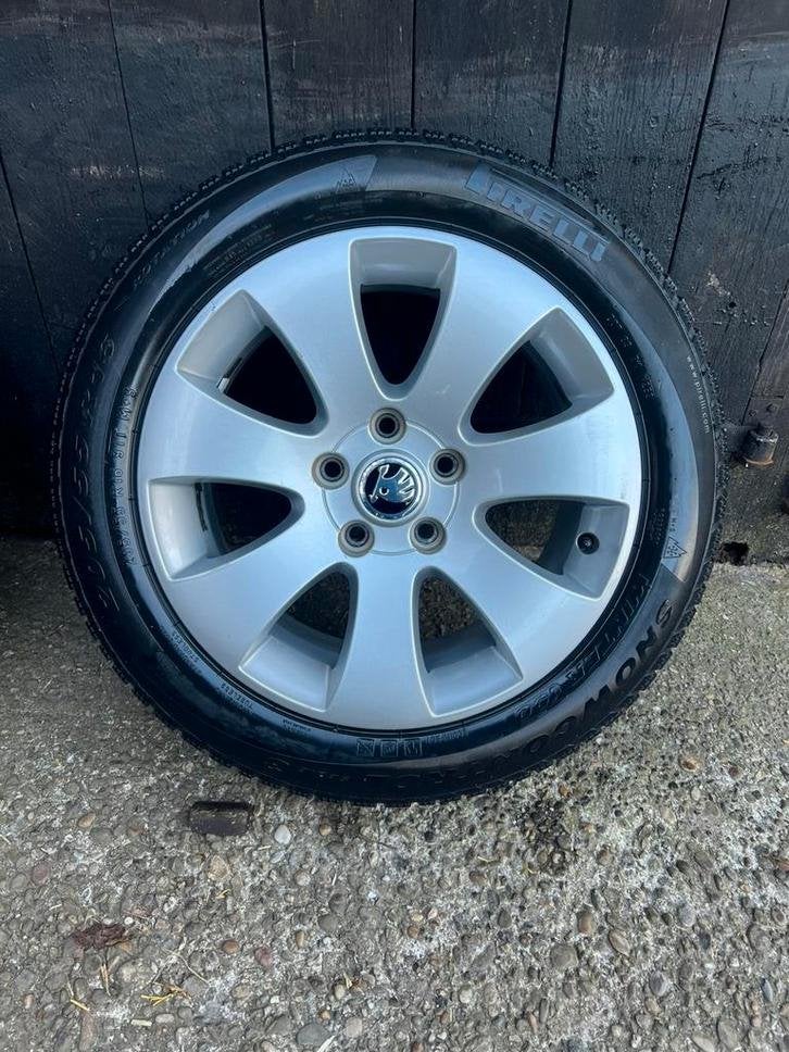 Originele Skoda Octavia velgen 16? 5x112 pirelli winterset, Auto-onderdelen, Banden en Velgen, Niet ingevuld, Gebruikt, 16 inch
