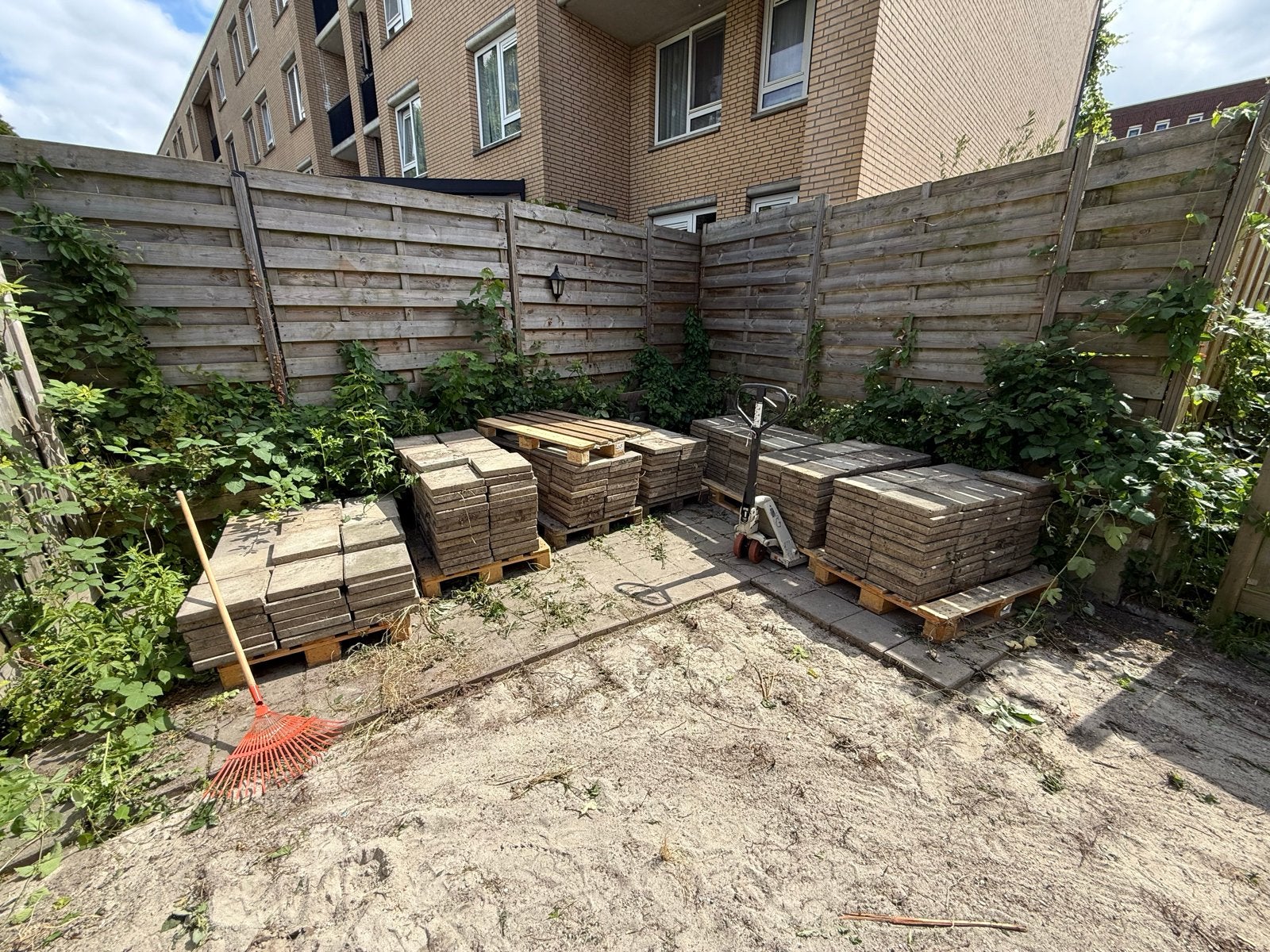 Tuintegels 30x30 cm - ca. 700 stuks, onbeschadigd, Ophalen, Overige materialen, Gebruikt, 20 tot 40 cm