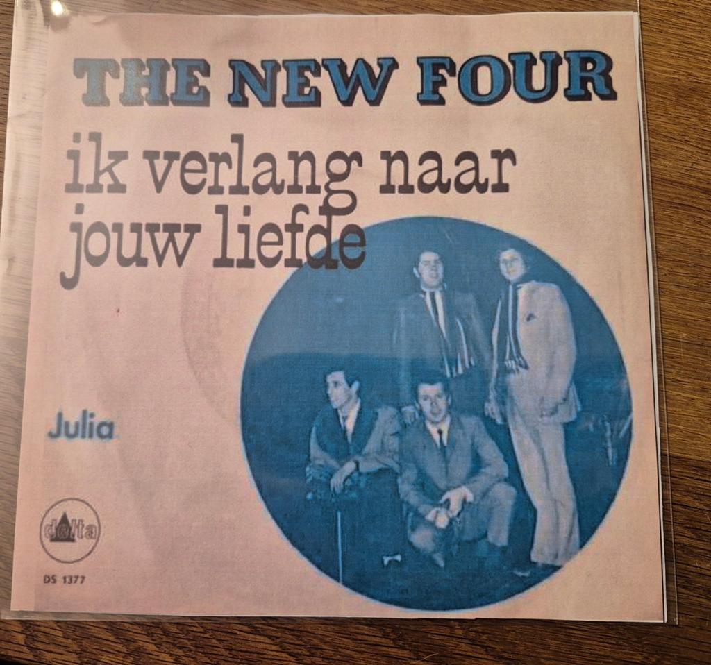 The New Four Ik verlang naar jouw liefde- Julia Piraten hit, Ophalen of Verzenden, Zo goed als nieuw, Overige formaten, Levenslied of Smartlap