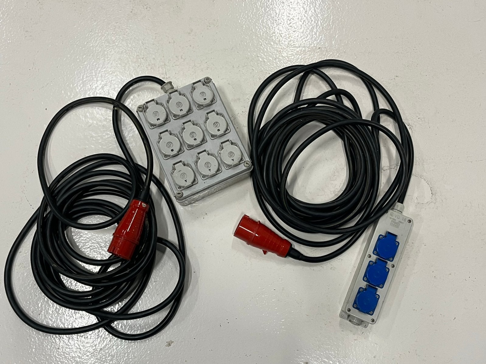 2 verdeelkasten, Doe-het-zelf en Verbouw, Ophalen of Verzenden, Gebruikt, Kabel of Snoer