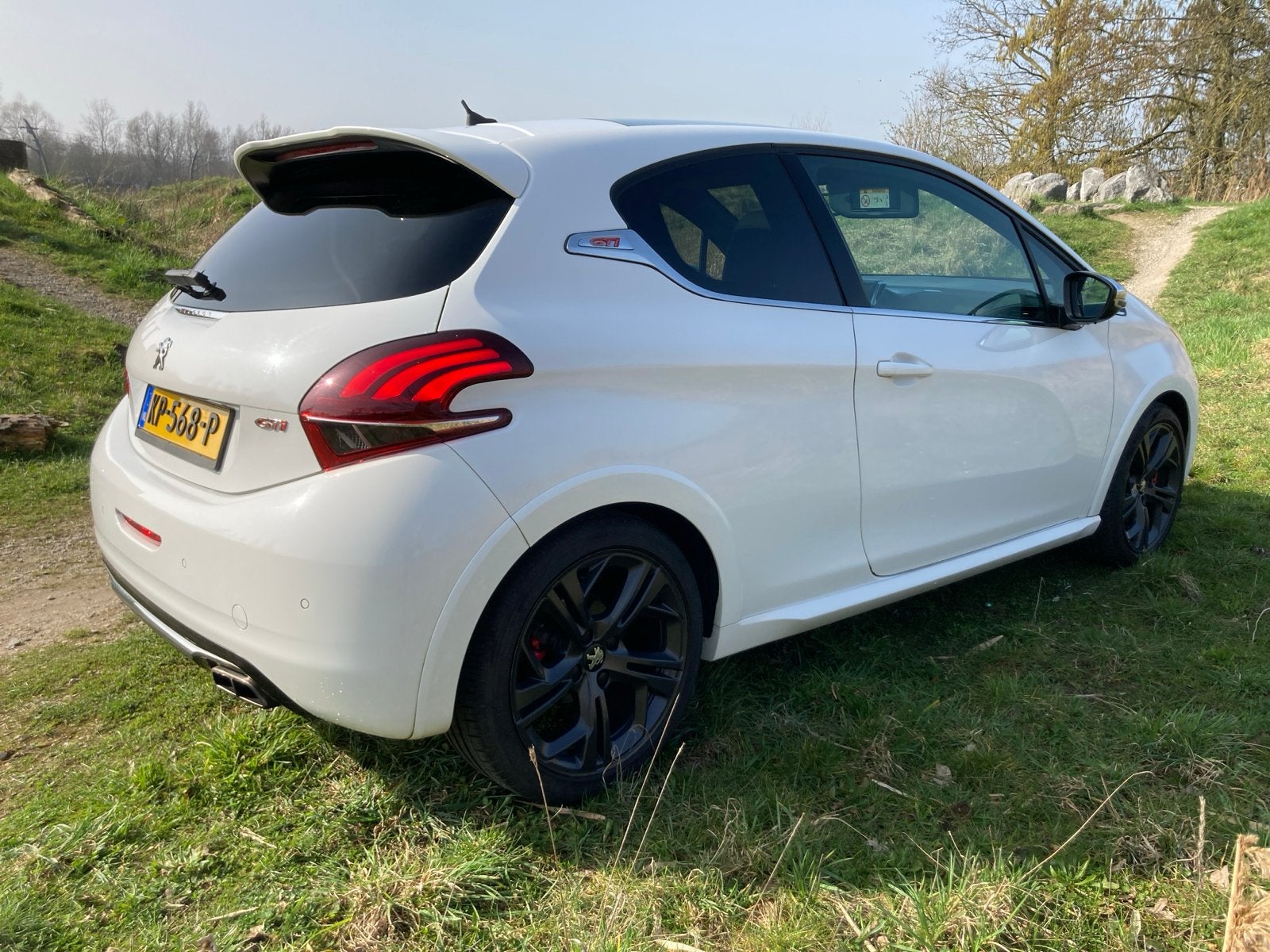 Peugeot 208 GTi E-thp 208pk 2016 nieuwe koppeling! Facelift, Auto's, Peugeot, Voorwielaandrijving, Navigatiesysteem, Leder en Stof