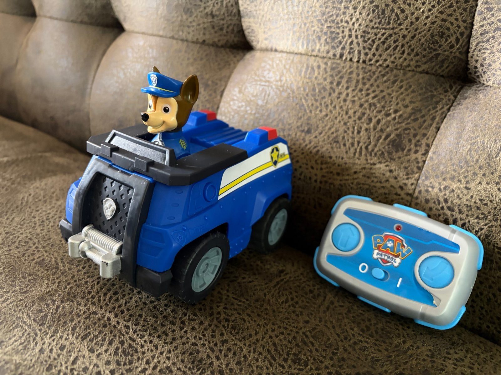 2 x Paw Patrol RC Voertuig met Afstandsbediening, Hobby en Vrije tijd, Auto offroad, Zo goed als nieuw, RTR (Ready to Run), Overige schalen