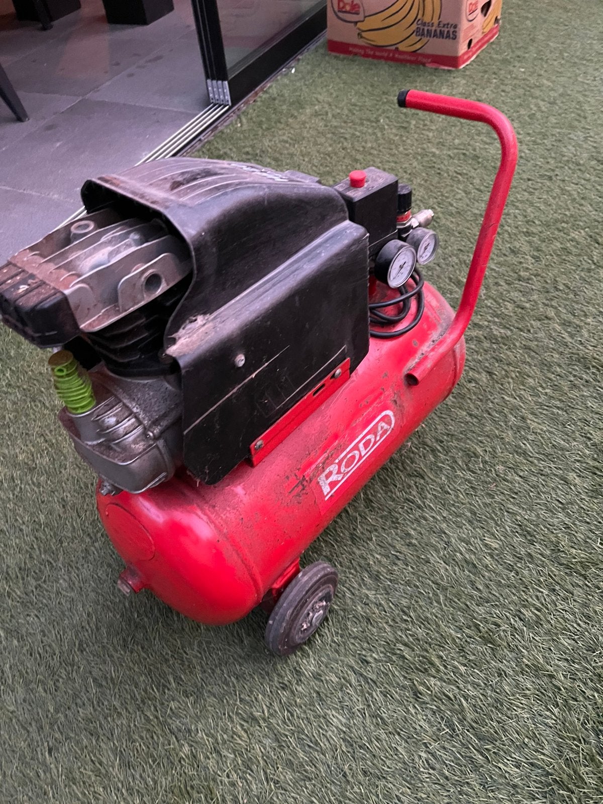 Roda compressor, 2pk, Ophalen, Gebruikt, 6 tot 10 bar, Minder dan 200 liter/min