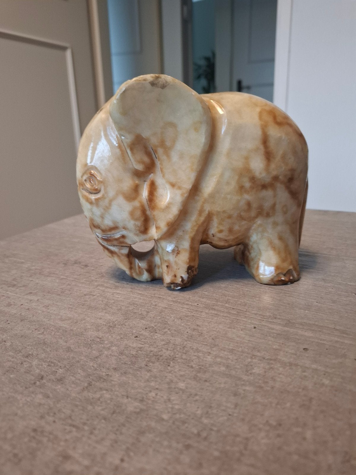 Decoratieve olifant van steen, 10 cm hoog, Ophalen of Verzenden, Gebruikt, Dier