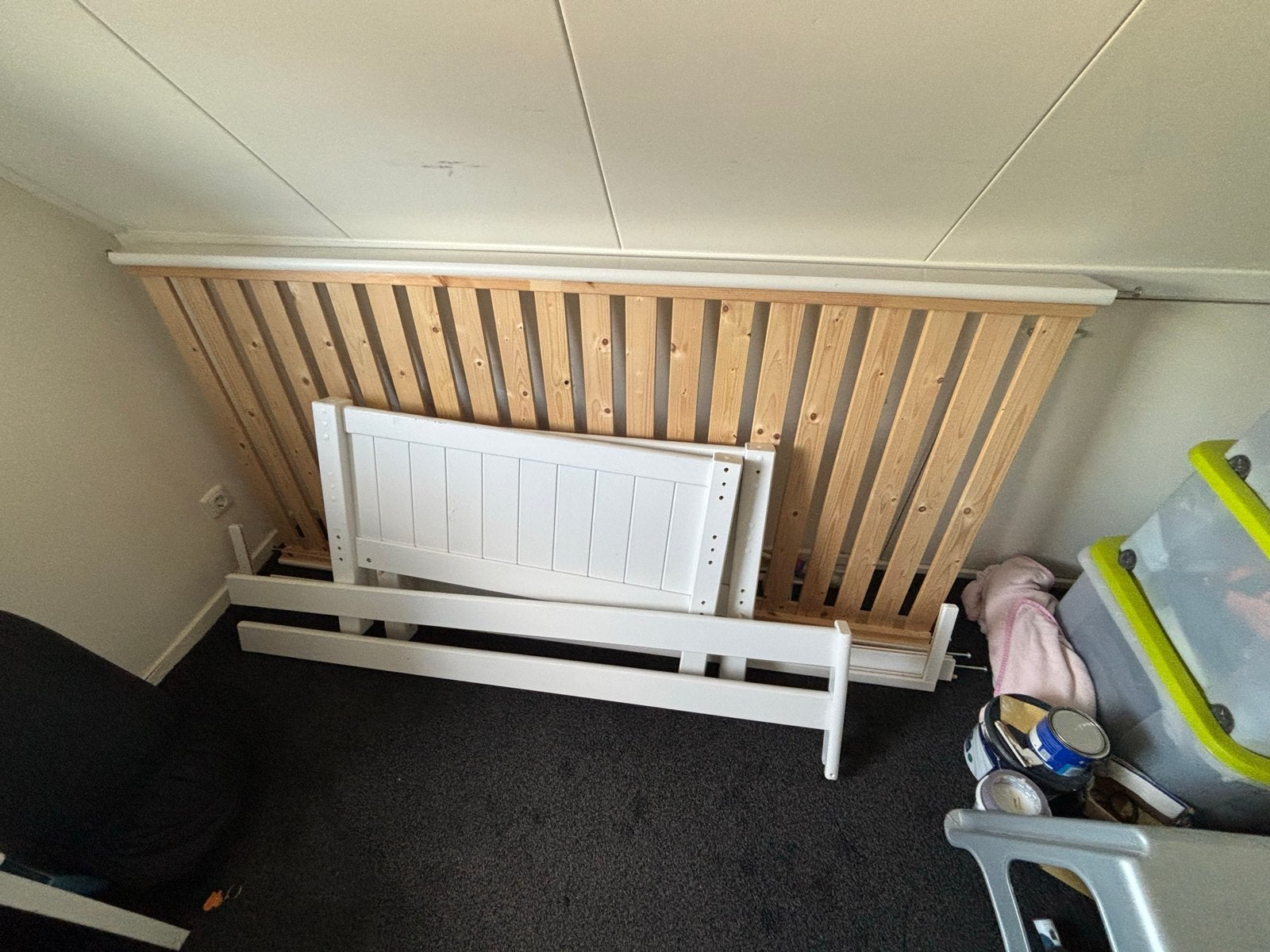 Wit eenpersoonsbed met uitvalbeveiliging, Ophalen, Gebruikt, 90 cm, Eenpersoons