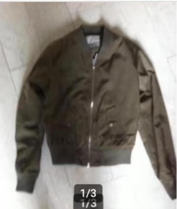 Meisjes jasje legergroen mt 116 Bershka, Kleding | Dames, Ophalen of Verzenden, Zo goed als nieuw, Maat 34 (XS) of kleiner, Groen