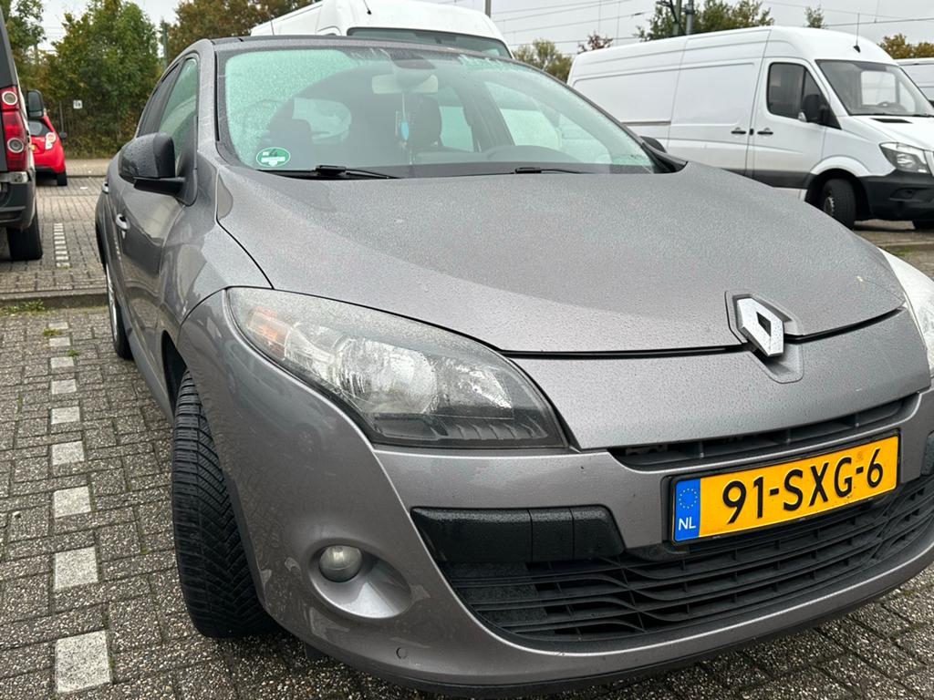 Renault Mégane 1.5 DCI 66KW HB 2012 Grijs, Auto's, Renault, 4 cilinders, Origineel Nederlands, 125 €/maand, Zilver of Grijs