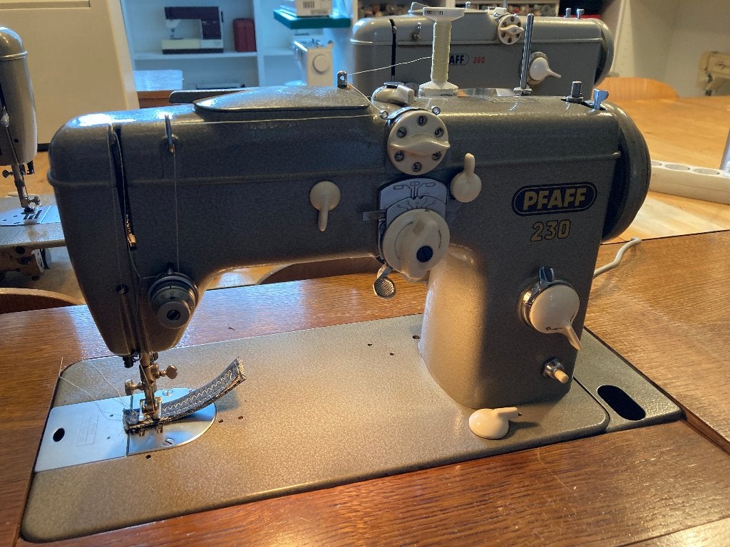 Pfaff 230 Automatic semi industrie - in groot meubel, Ophalen, Duitsland, Pfaff, Industrieel