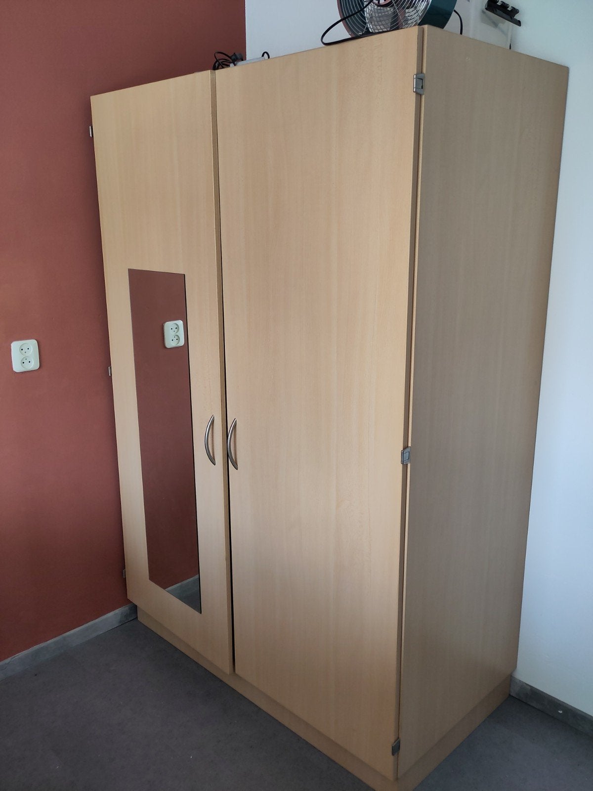 kledingkast GRATIS, Huis en Inrichting, Ophalen, Gebruikt, 150 tot 200 cm, 150 tot 200 cm