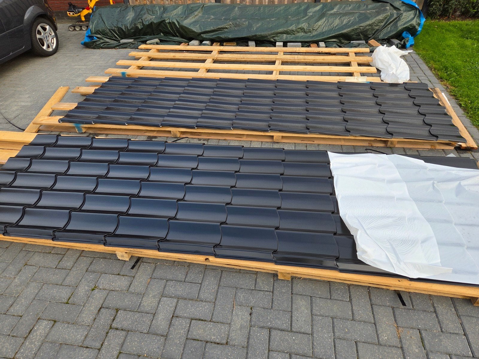 5x zwarte dakpanplaten 3,75 meter lang, Doe-het-zelf en Verbouw, Zwart, Nieuw, 15 m² of meer, Metaal