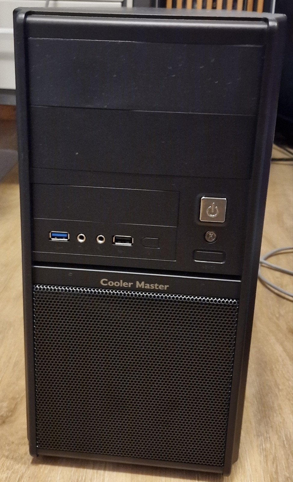 Lekker snelle PC AMD Ryzen, Custom Build, Zo goed als nieuw, SSD, 3 tot 4 Ghz