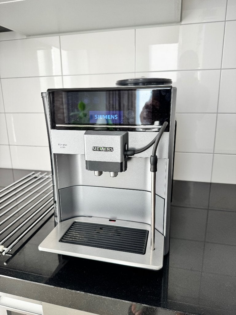 Siemens eq.6 plus s 100, Witgoed en Apparatuur, Koffiezetapparaten, Afneembaar waterreservoir, Gebruikt, Koffiemachine, 2 tot 4 kopjes