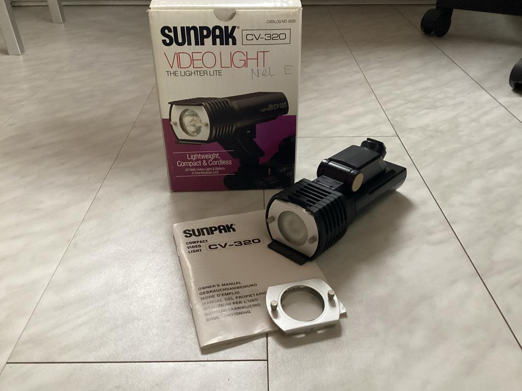 Sunpak CV-320 Videolamp - Compact & Draagbaar, Overige typen, Overige soorten, Zo goed als nieuw, Ingebouwde lamp
