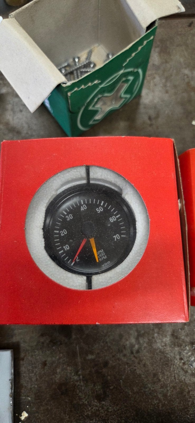VDO Cockpit Toerenteller 7000 RPM 12V Nieuw in doos, Ophalen of Verzenden, Nieuw, Universele onderdelen